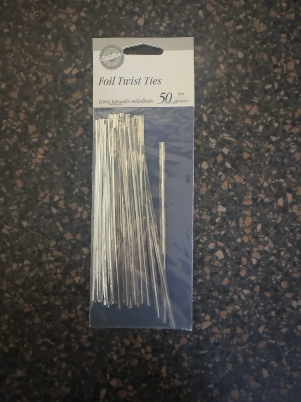 Wilton Foil Twist Ties Silver 50 Pack – 5”