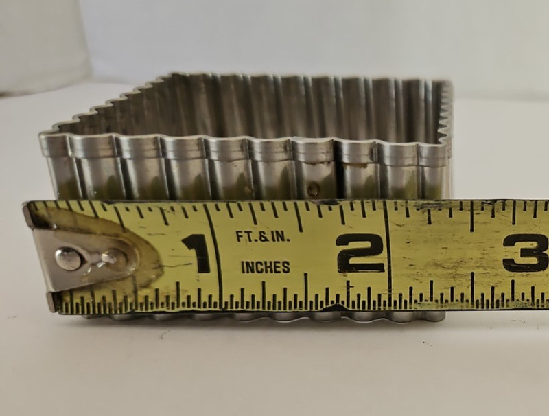 Ateco Cutters 5-Piece Set Double Fluted Square #5203 1-1/8" to -3-1/4" With Tin gallery