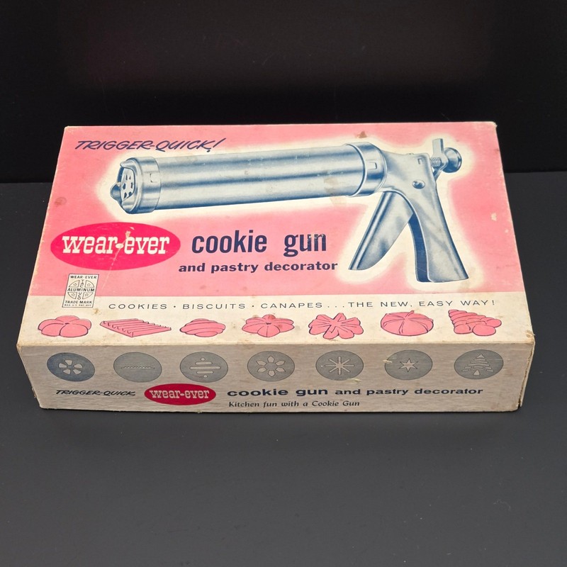 Vintage Wear-Ever Aluminum Cookie Gun No 3367 Pastry Decorator Spritz Set Box gallery