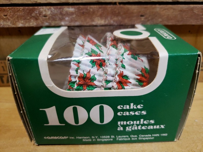 Vintage Lot of Christmas Themed Amscan & CupBakes Cupcake Liners Papers Holy gallery