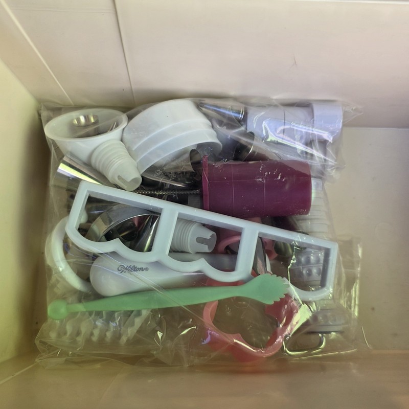 Wilton Vtg Cake Decorating Tool Caddy – Tool Case # 2109-859 Included 70 Pcs gallery