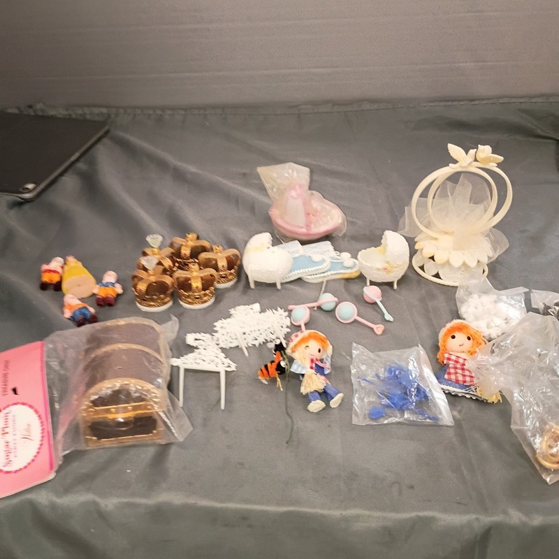VTG Lot Of Wilton Wedding Anniversary BABY Birthday Cake Decorating Accessories
