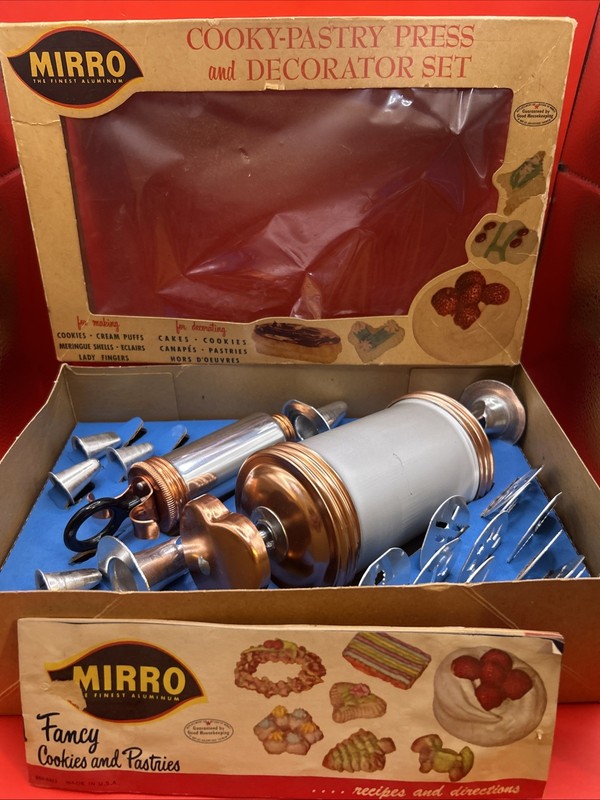 Vintage Mirro Cake Cookie Decorator Kit Aluminum Syringe Style Retro 350-M