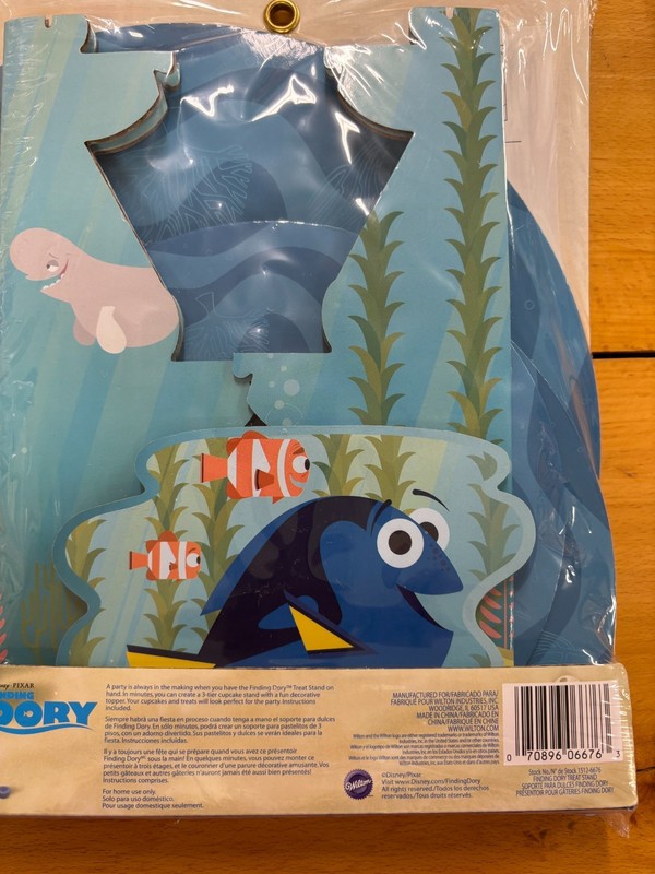 Finding Dory Cupcake Set including Cupcake Cups , CC Rings and Treat Stand gallery