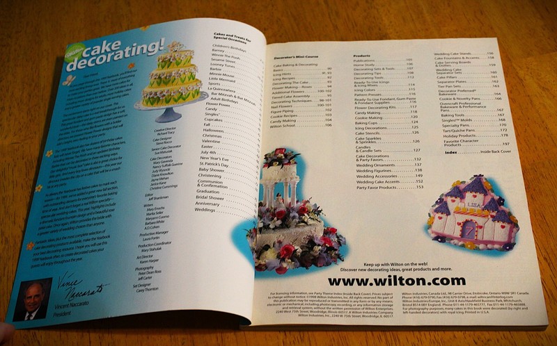 Wilton: YEARBOOK OF BAKING & CAKE DECORATING (Set of 3) 1997, 1999, 2000 Vintage gallery