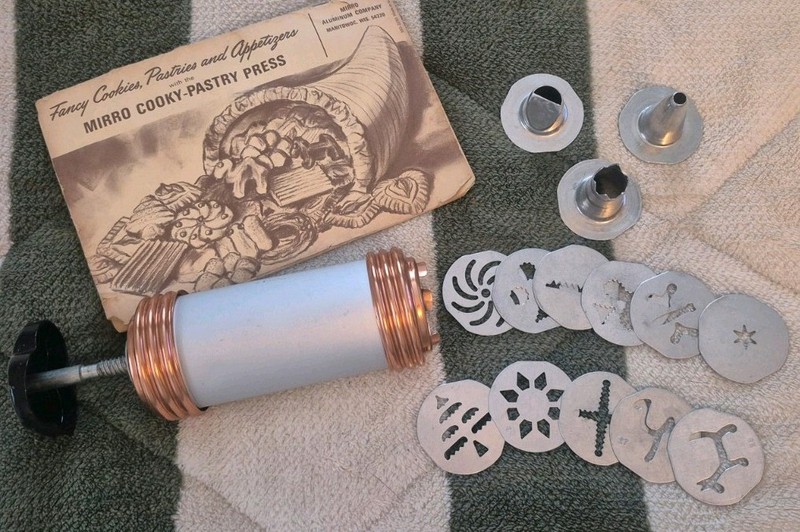 MIRRO COOKY-PASTRY PRESS – Vintage Cookie Maker with Manual in Vintage Shoebox