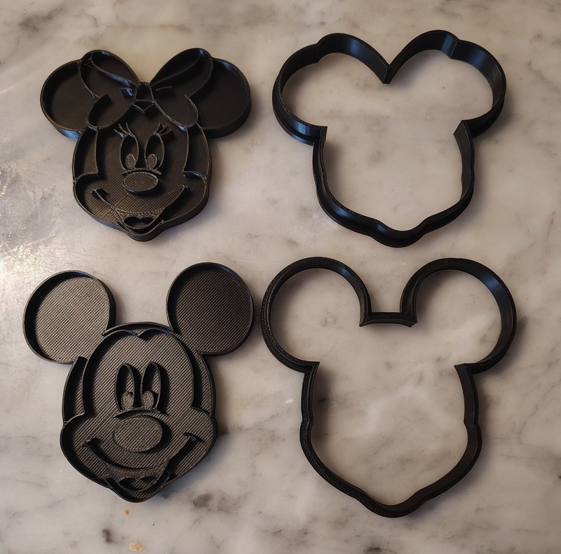 Minnie And Mikey Mouse 2Pc Cookie Cutter Set (New) gallery