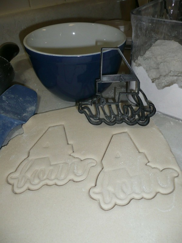 NUMBER FOUR 4 WITH WORD LETTERED BIRTHDAY ANNIVERSARY COOKIE CUTTER USA PR2405 gallery