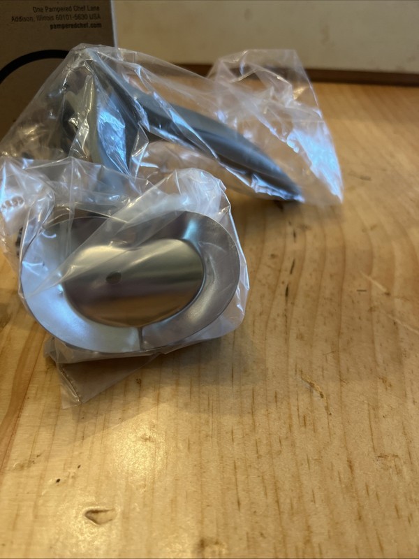 Pampered Chef Rolling Cookie Cutter #1442 Circle Heart & Fluted Square Retired gallery