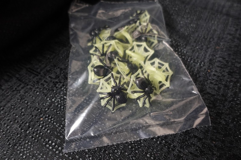 Halloween Spider cupcake rings, 12 ct / NEW / spiderweb / glow in the dark
