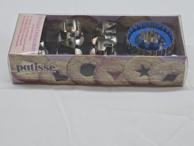 Linzer cookie cutters 5 cm stainless steel silver 7-piece gallery