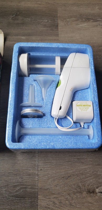 VTG Wear Ever Super Shooter Electric Cookie Canape Candy Press #70001 UNTESTED gallery