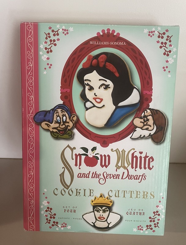 Cookie Cutters Disney Williams Sonoma Snow White and Seven Dwarfs Instructions