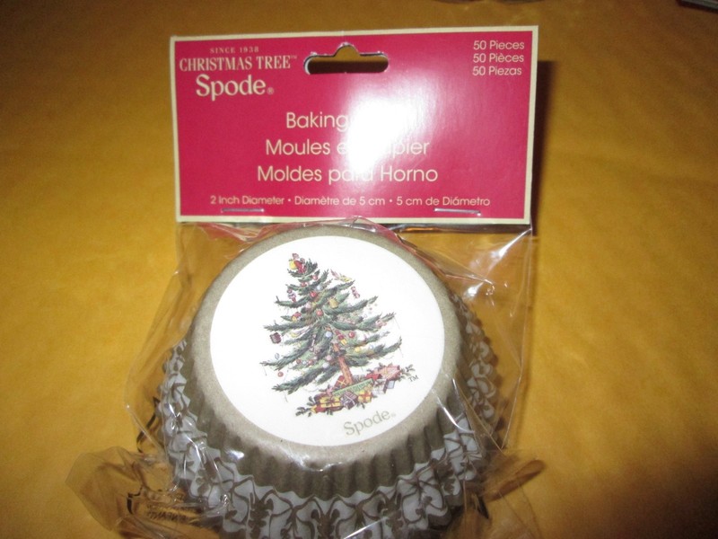 SPODE CHRISTMAS TREE BAKING CUPS 50 PIECES PER NEW IN PACKAGE