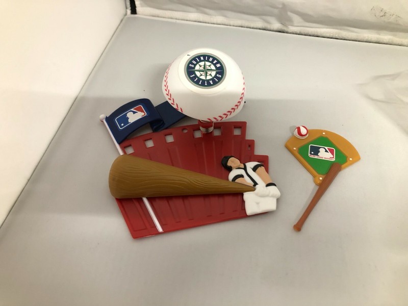 DecoPac Seattle Mariner MLB Home Run cake decorating set / NEW gallery