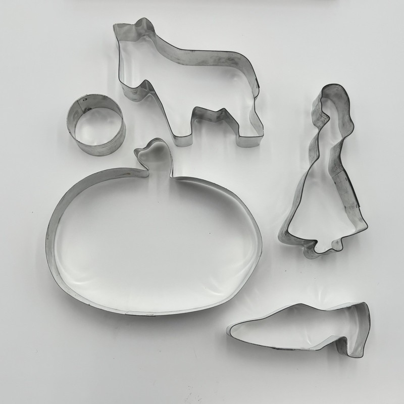 Vintage Cinderella Storybook Collection 5 Cookie Cutters 1986 Made by Fox Run gallery