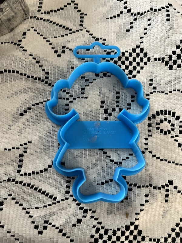 Wilton Vintage Girl Cookie Cutter 5.5" Plastic Baby Blue Color 1992 baking gallery