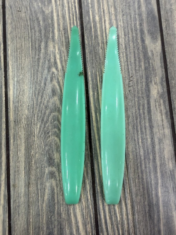 Tupperware Vintage Mint Green Serrated & Smooth Edge Cake Decorating Modeling