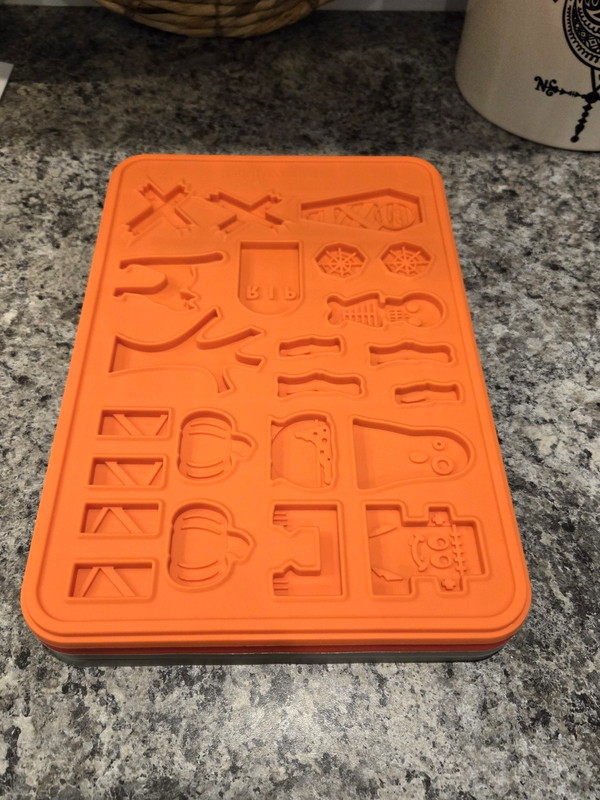 Pampered Chef Christmas Gingerbread House Silicon Candy Cookie Mold Halloween gallery