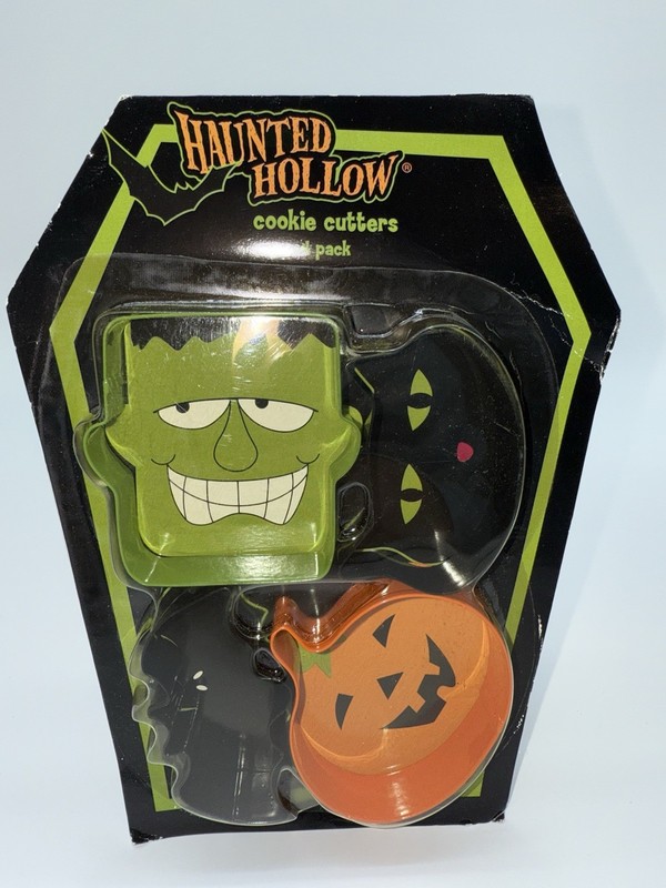 Collectible Haunted Hollow 4 Pack Cookie Cutters Halloween Baking gallery