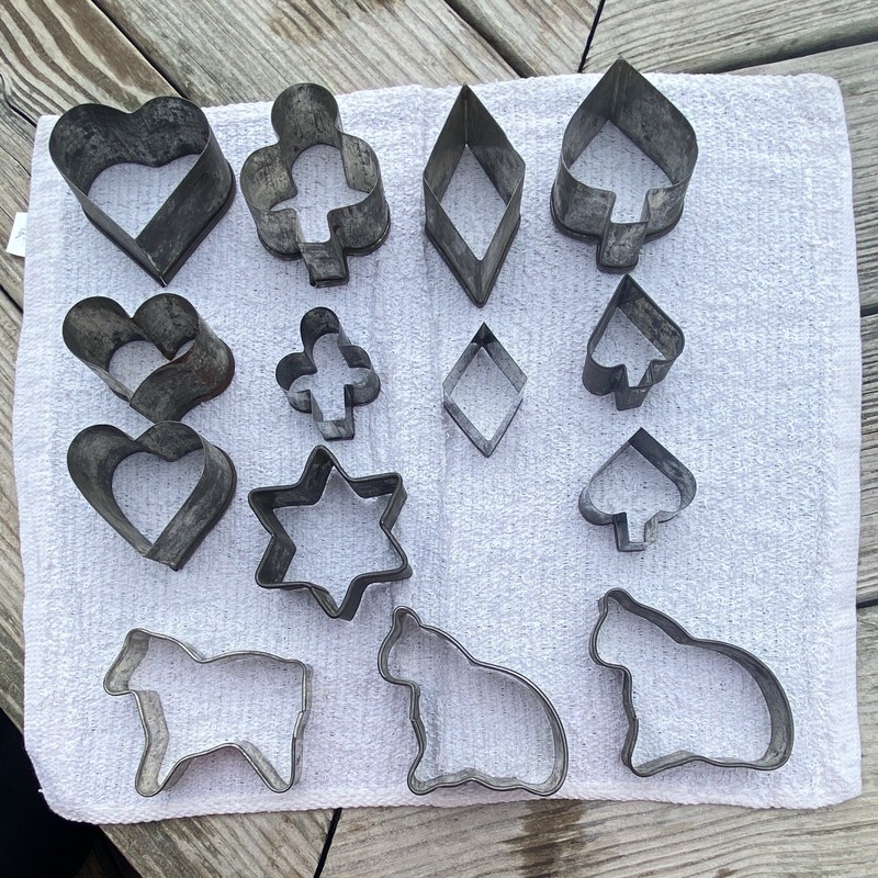 Vintage Metal Cookie Cutter Set, 14 piece Mixed Shapes Solid Pattern gallery