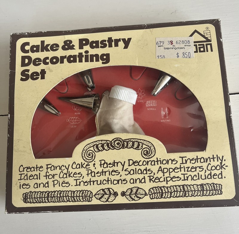 VINTAGE HOAN CAKE & PASTRY DECORATING SET