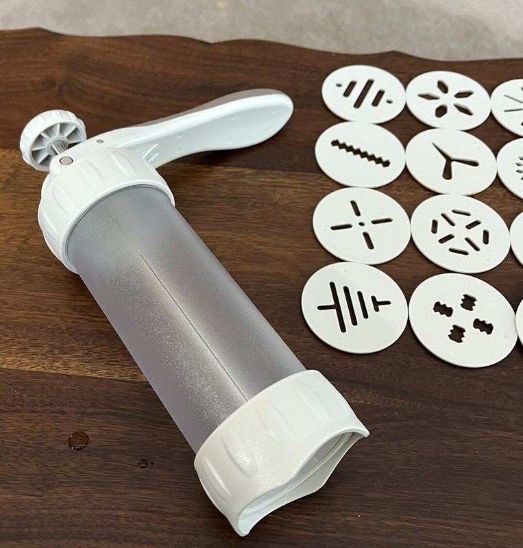 WILTON 2001 Cookie Max Cookie Press 12 Unique Designs for All Occasions gallery