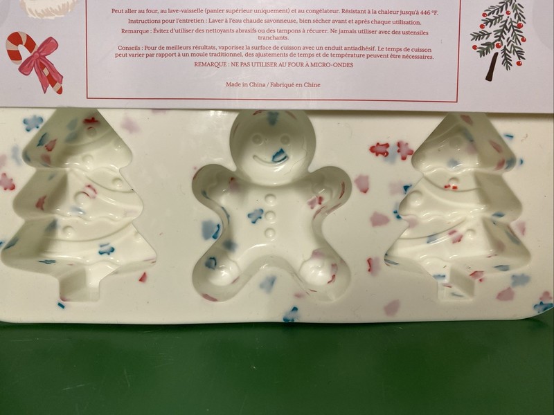 Bakeshop silicone Christmas mold gingerbread man 3” and Christmas 3”trees New gallery