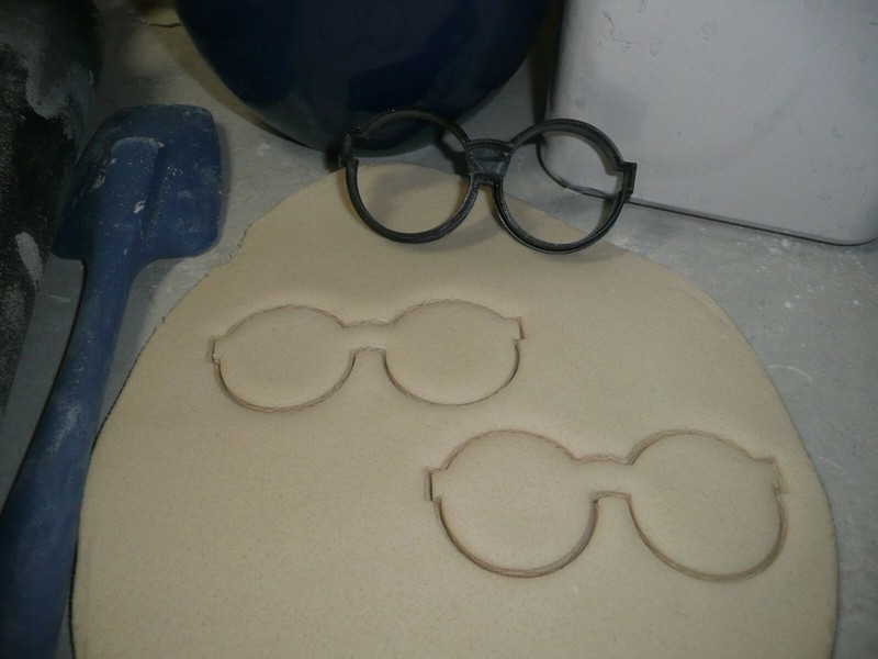 SUNGLASSES GLASSES STYLE FRAME SET OF 4 COOKIE CUTTER USA PR1515 gallery