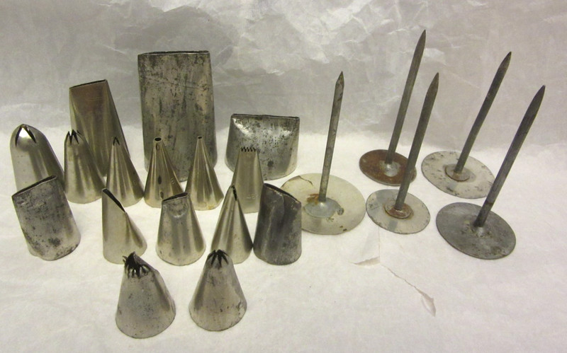 VTG ATECO FANCY PASTRY DECORATING ICING PIPING TIPS Cake Mate Large Lot gallery