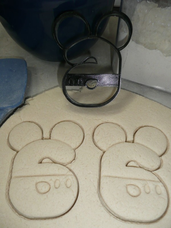 MICKEY MOUSE THEMED DETAILED NUMBERS 0 TO 9 SET OF 10 COOKIE CUTTERS USA PR1640 gallery