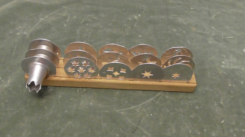 Vintage 1970 Piping Tip Set Cake Decorating Tips & Storage wood