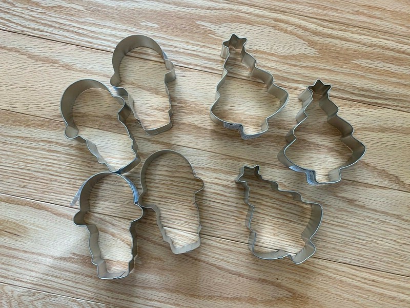 Celebrate Christmas Bakeware Cookie Cutter (7pc) *NEW SEALED*