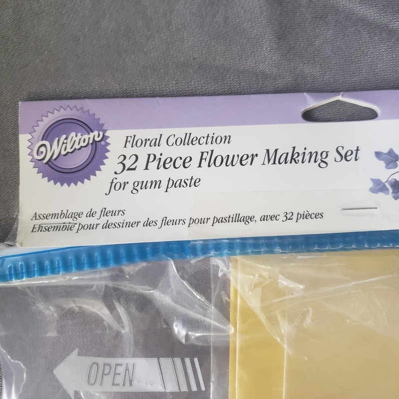 Lot of Wilton Cake Decorating Supplies Fondant Tools Molds Presses gallery