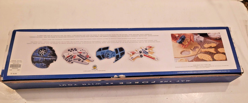 Williams-Sonoma Star Wars Cookie Cutters Set of 4 in Box New in Box with Recipe gallery