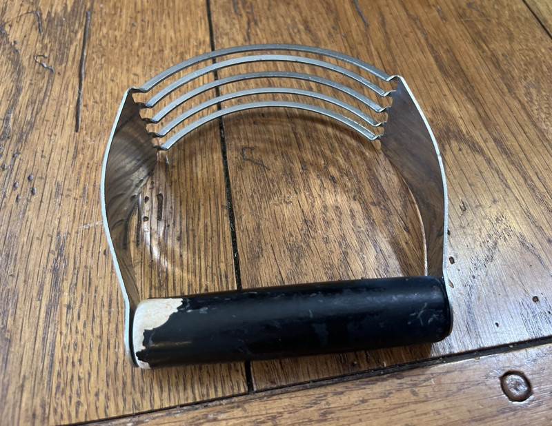 VINTAGE ECKO USA PASTRY CUTTER DOUGH BLENDER CRROMIUM PLATED KITCHEN WOOD HANDLE gallery