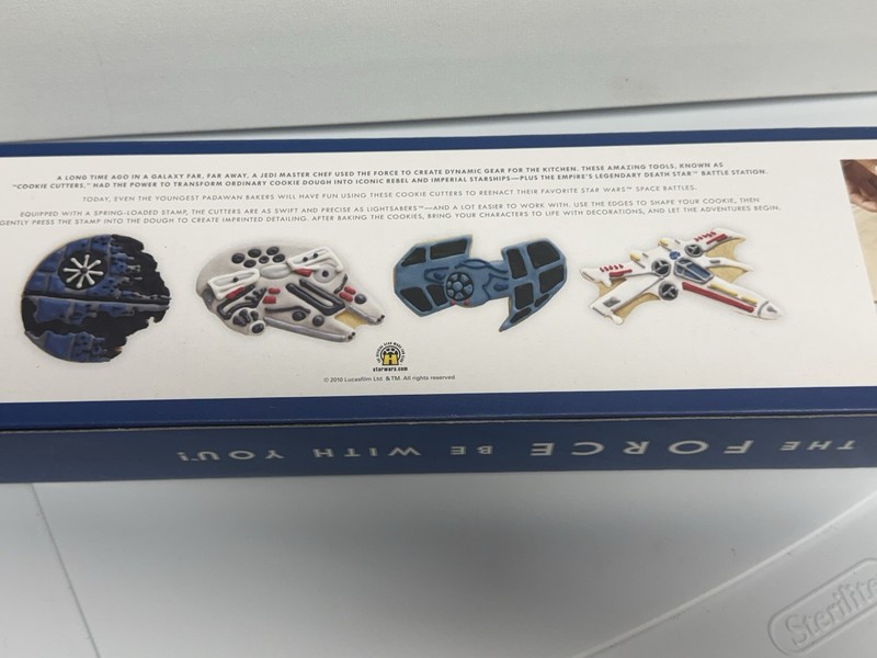 NEW PKG WILLIAMS-SONOMA 4 SET STAR WARS COOKIE CUTTERS-STAR/MILLE/X-WING/FIGHTER gallery