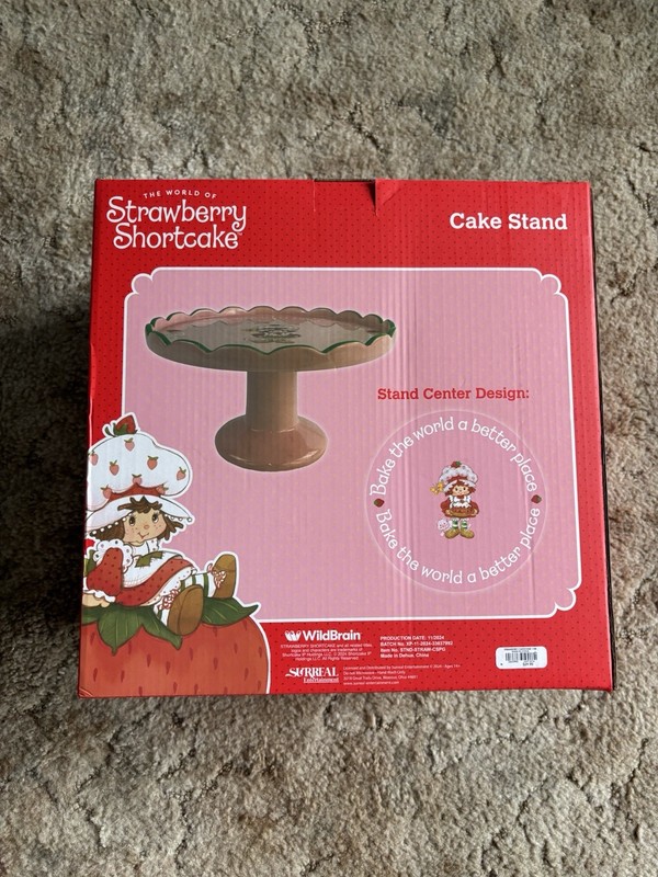 The World of Strawberry Shortcake Cake Stand Ceramic Scalloped Pink Boxed NEW gallery