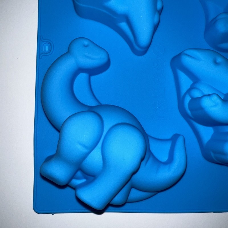 6-cavity Rectangular Silicone Mold Dinosaur Designs Blue gallery
