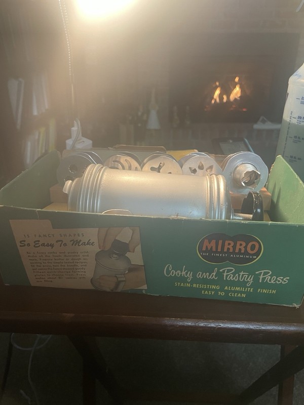 Vintage Mirro Cooky & Pastry Press 358 AM Original Box 12 Discs 3 Pastry Tips