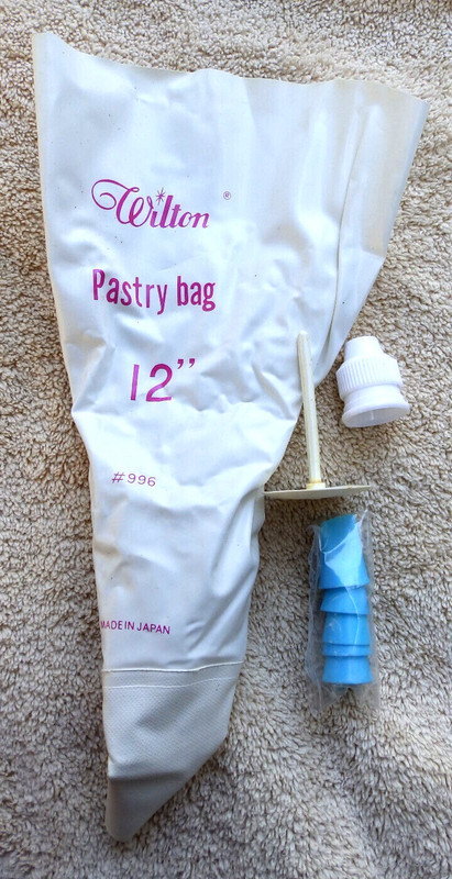 Vtg MIRRO Aluminum Frosting Icing Tool 6 Tips Cake Cookie Pastry Decorator Set gallery