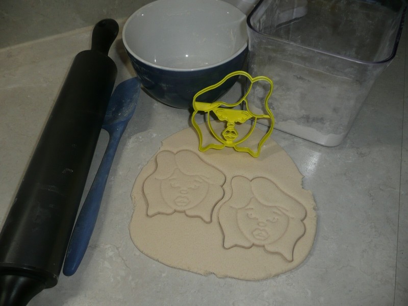DETAILED SARAH FACE HOCUS POCUS HALLOWEEN MOVIE COOKIE CUTTER USA PR3885 gallery