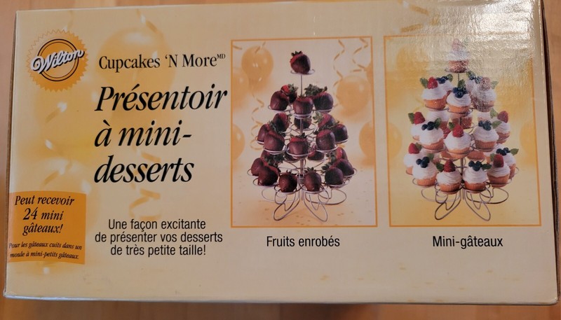 Wilton Cupcakes 'n More Mini Dessert Stand 307-250 Holds 24 Mini Cupcakes NIB gallery