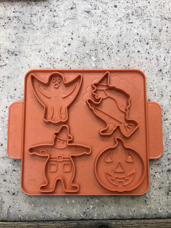 Nordic Ware Cookie Cutter 8 in 1 Reversible - Set Of 3 Seasons - Nice! Fast Ship gallery