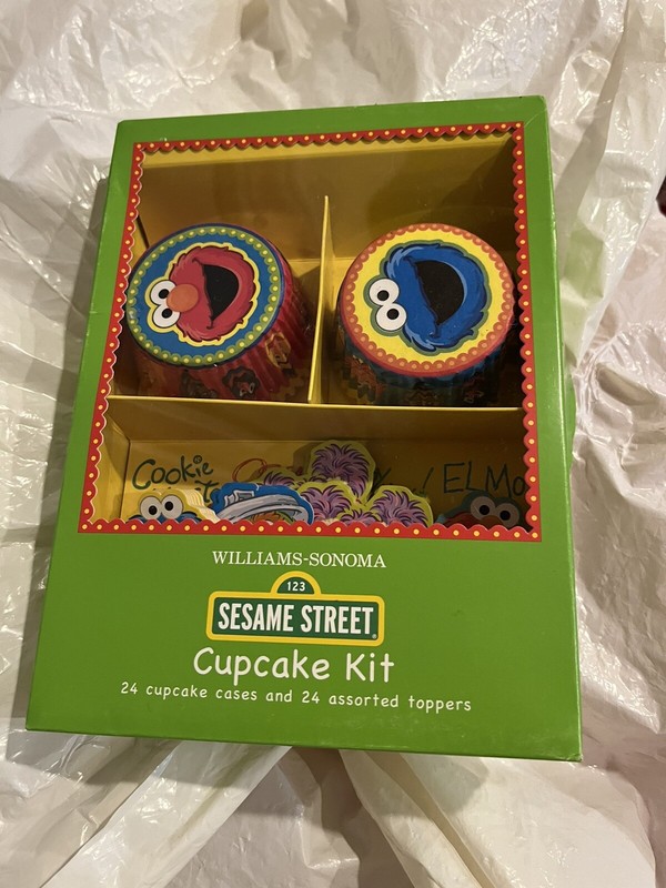 Williams Sonoma Sesame Street Cupcake Holders Liners & Picks New in box gallery