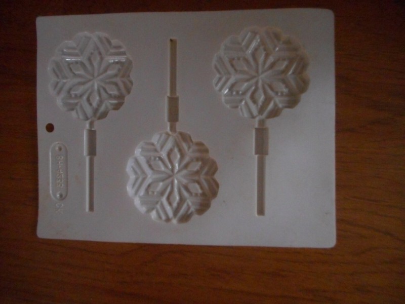 ASSORTED PLASTIC CANDY MOLDS Set Of 3 - LOLLIPOP SNOWMAN/STARISH/ANGELS gallery