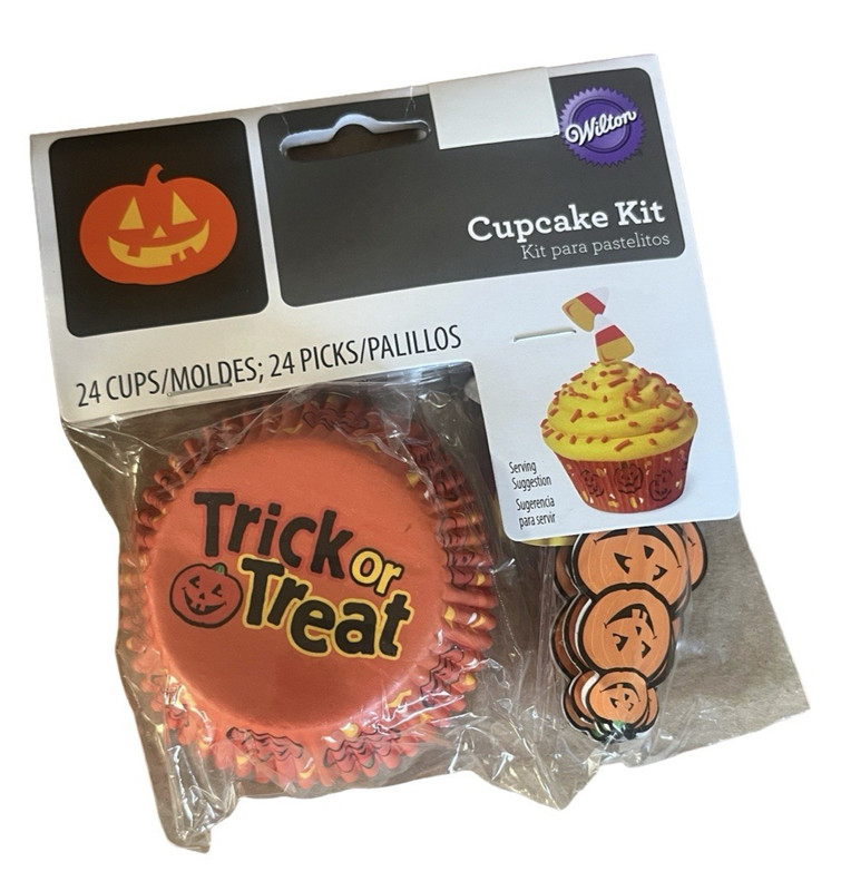 Wilton Halloween Cupcake Decorating Kit Pumpkin Jack O Lantern 24 Cup Liners
