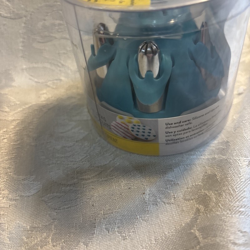 Wilton/ decorating tips & set - NEW 6 peace set gallery
