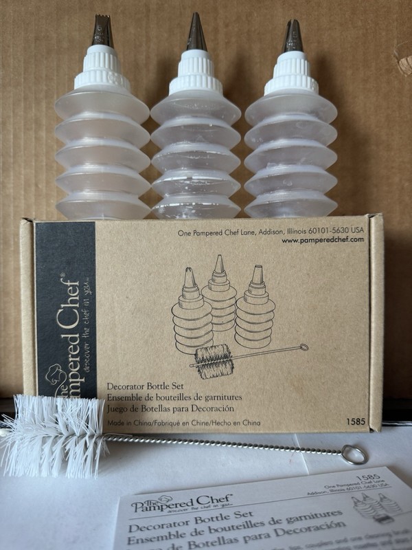 Pampered Chef Easy Accent Decorator Bottle Set #1585