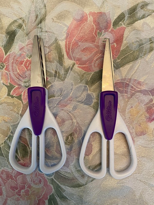 Wilton Decorative Scissors Scallop and Zig Zag Cut for fondant